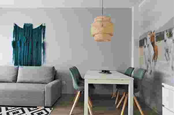 10 idei de amenajare pentru un apartament cu două camere decomandat și ce poți învăța din ele