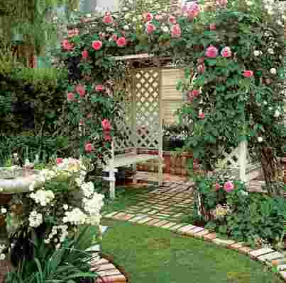 Arcada de grădină – pentru o atmosferă intimă şi fermecătoare